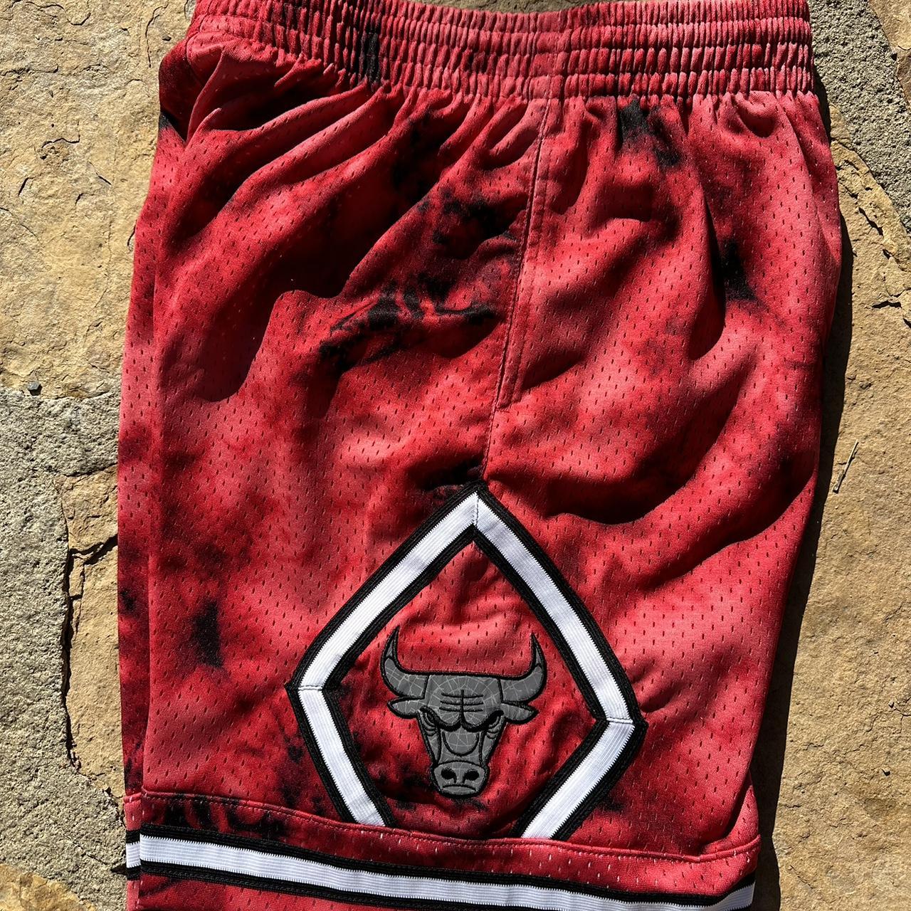 Vintage Nike Swingman Chicago Bulls Shorts Pretty - Depop