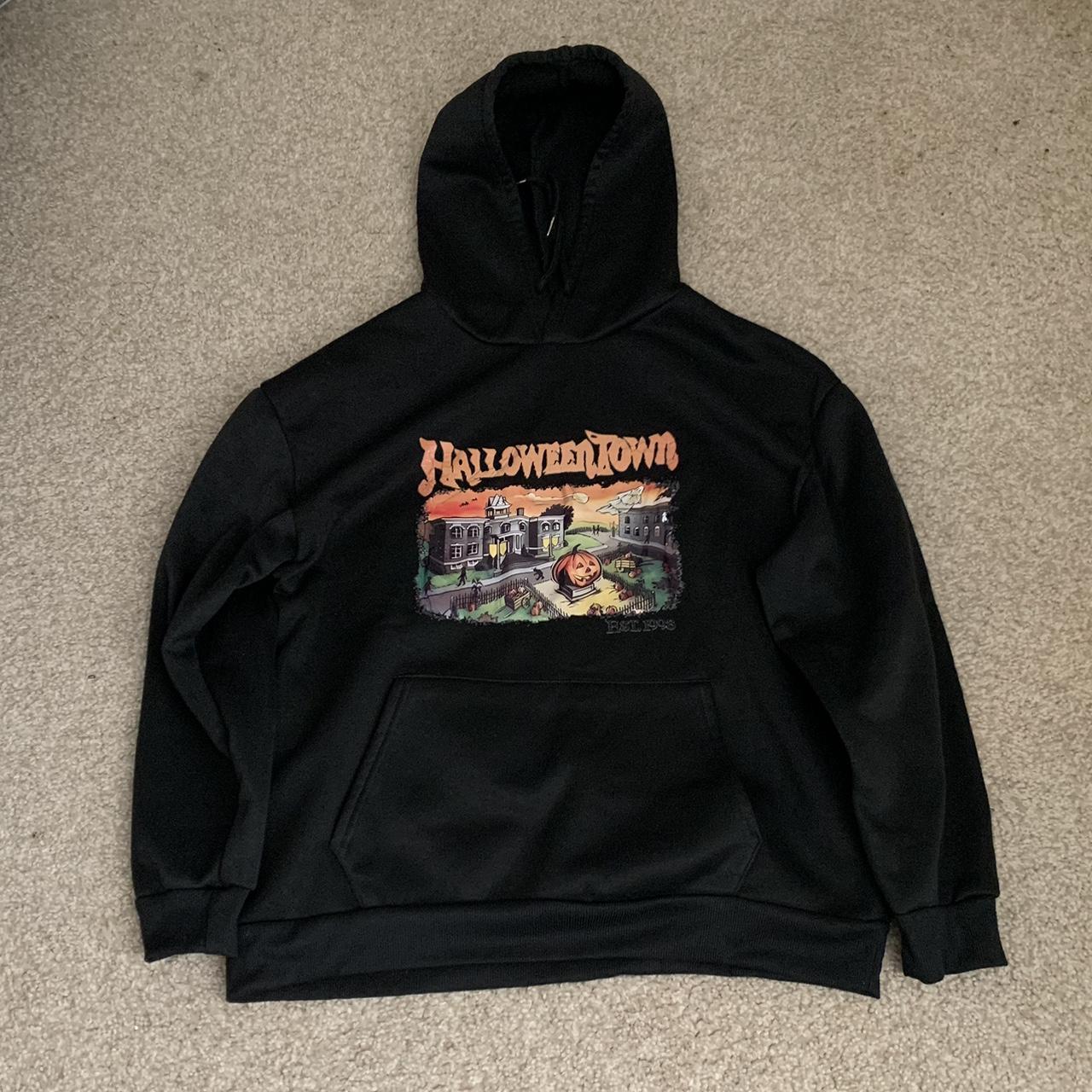 Halloween town Hoodie Fits like a... - Depop