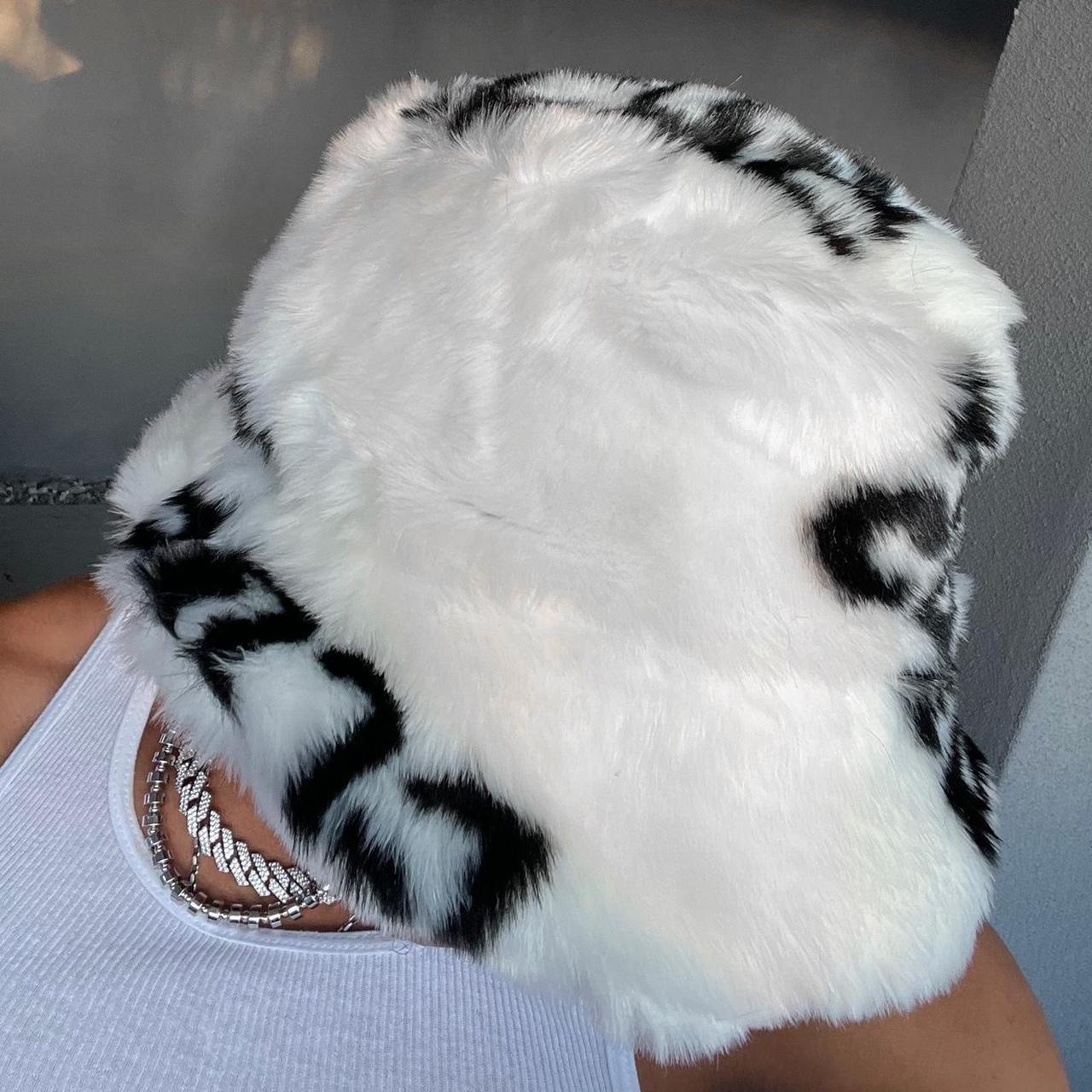 GCDS FAUX FUR BUCKET HAT Brand new, worn