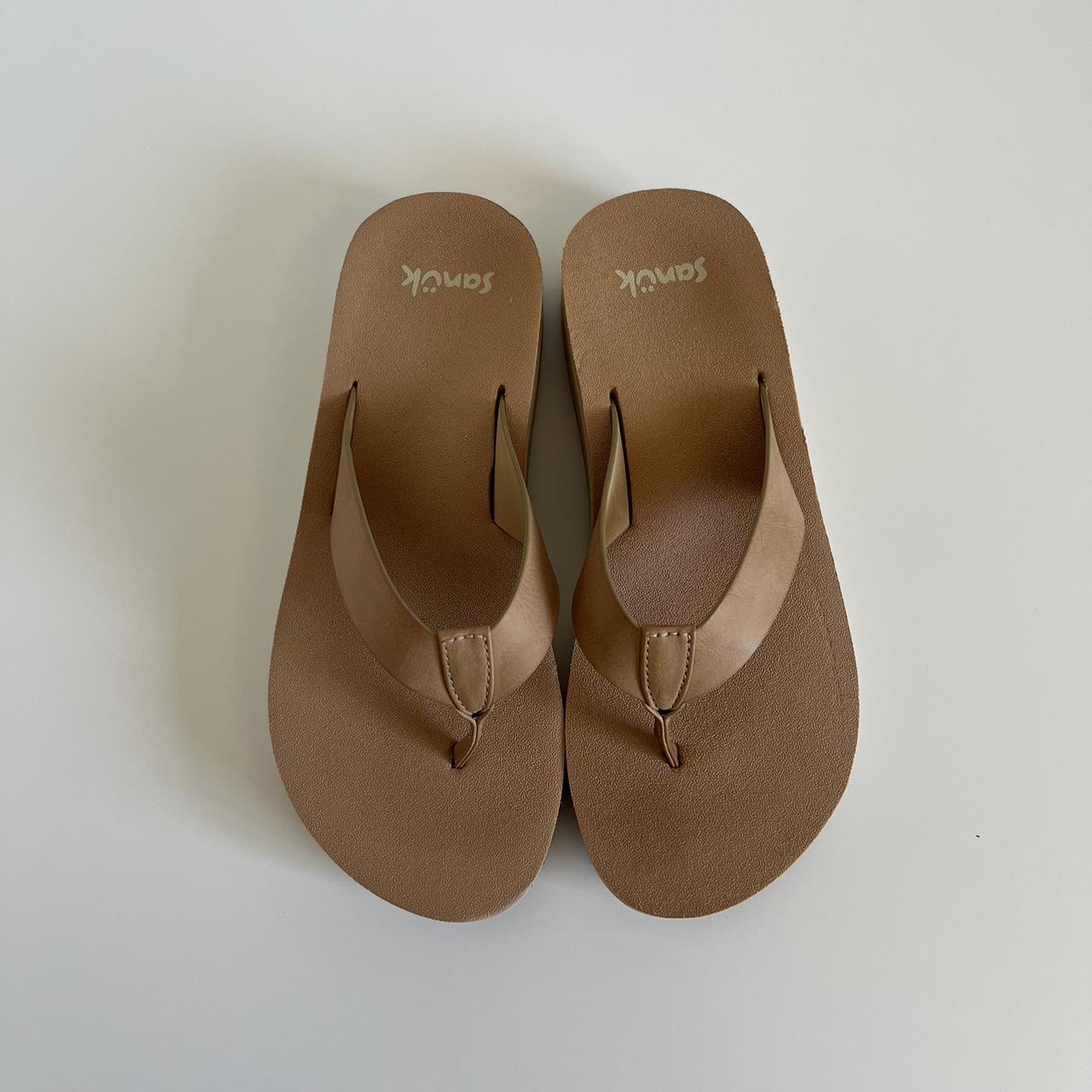 sanuk sandals