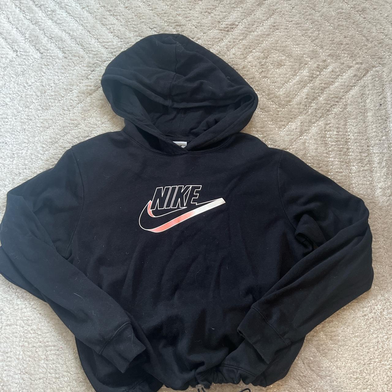 Nike hoodie. Very warm and comfortable to wear in... - Depop