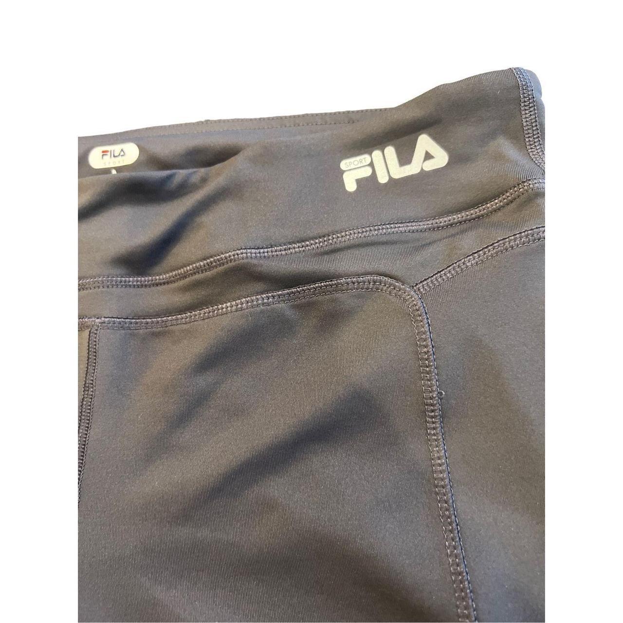 FILA sport capri pants size Medium in excellent
