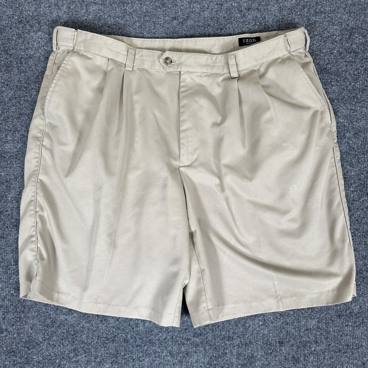 Izod sales pleated shorts