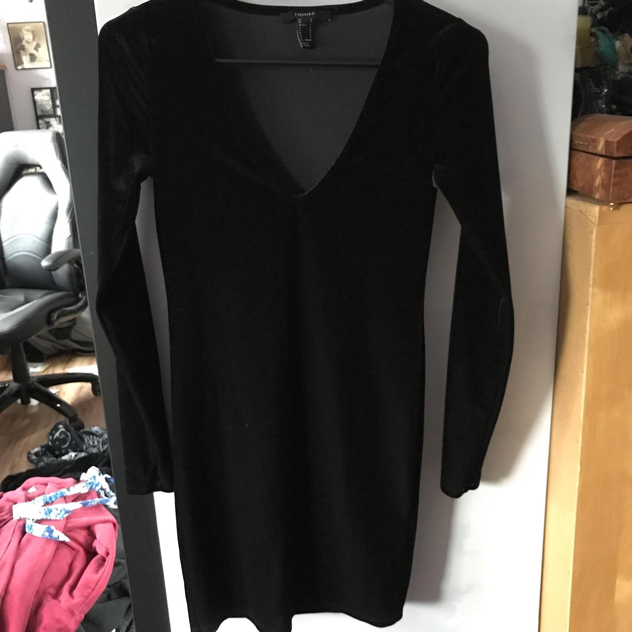 Forever 21 black velvet, long sleeve ...