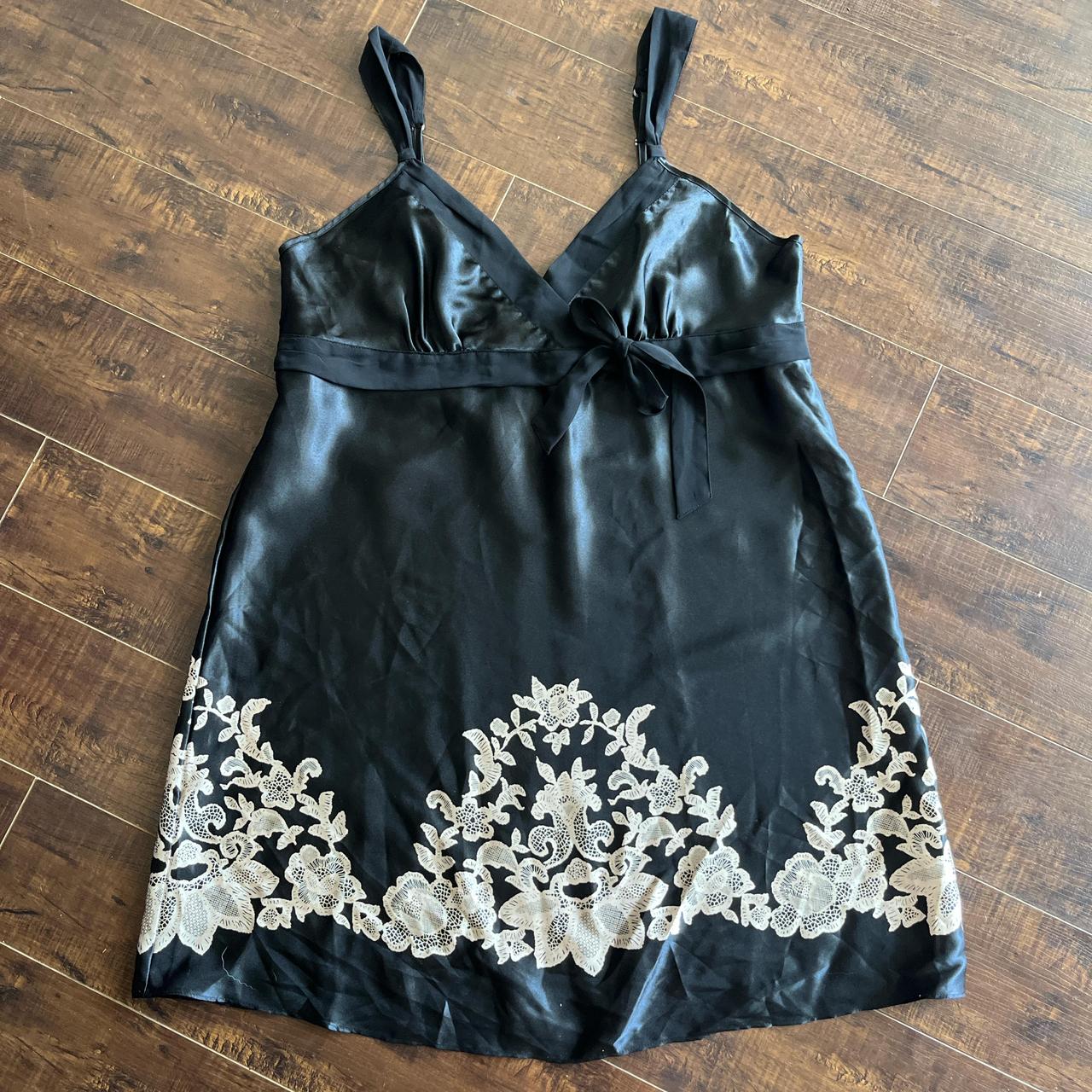 item listed by shop_roseblvd
