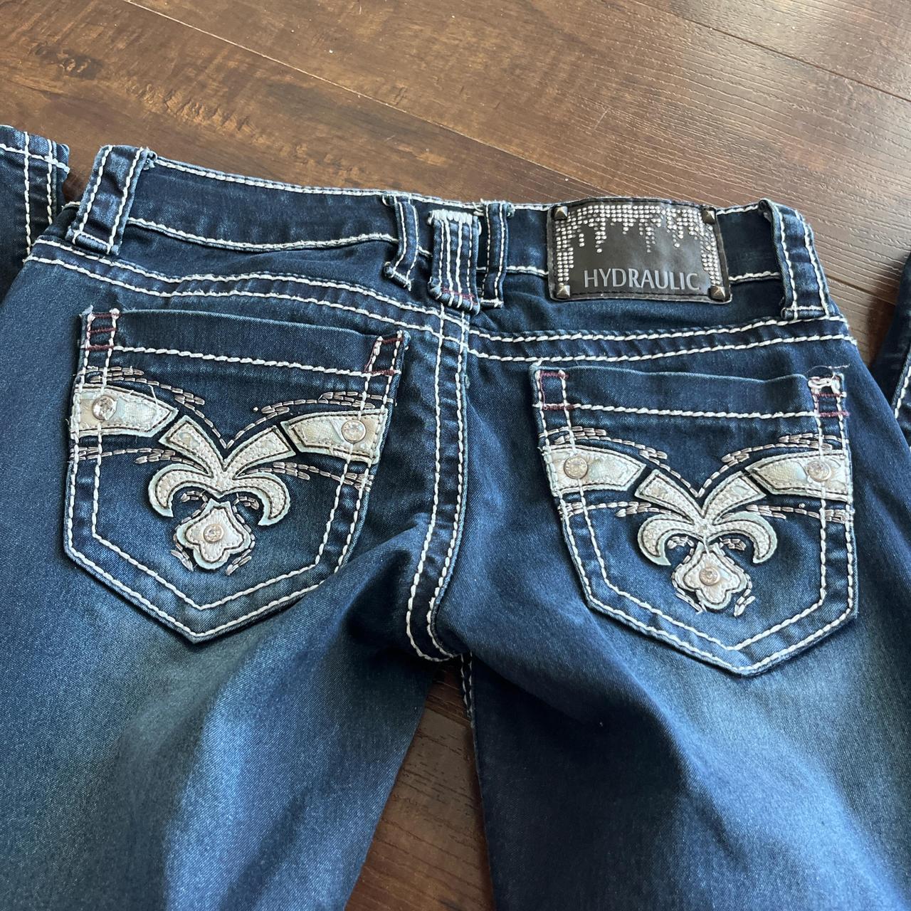 item listed by shop_roseblvd
