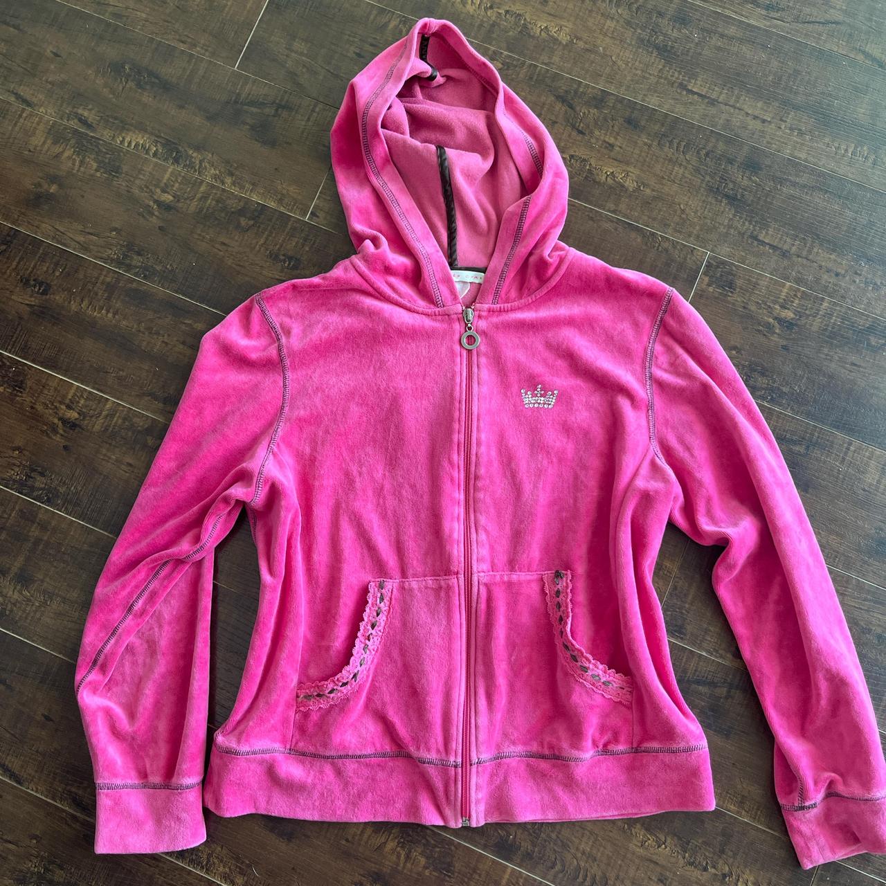 item listed by shop_roseblvd