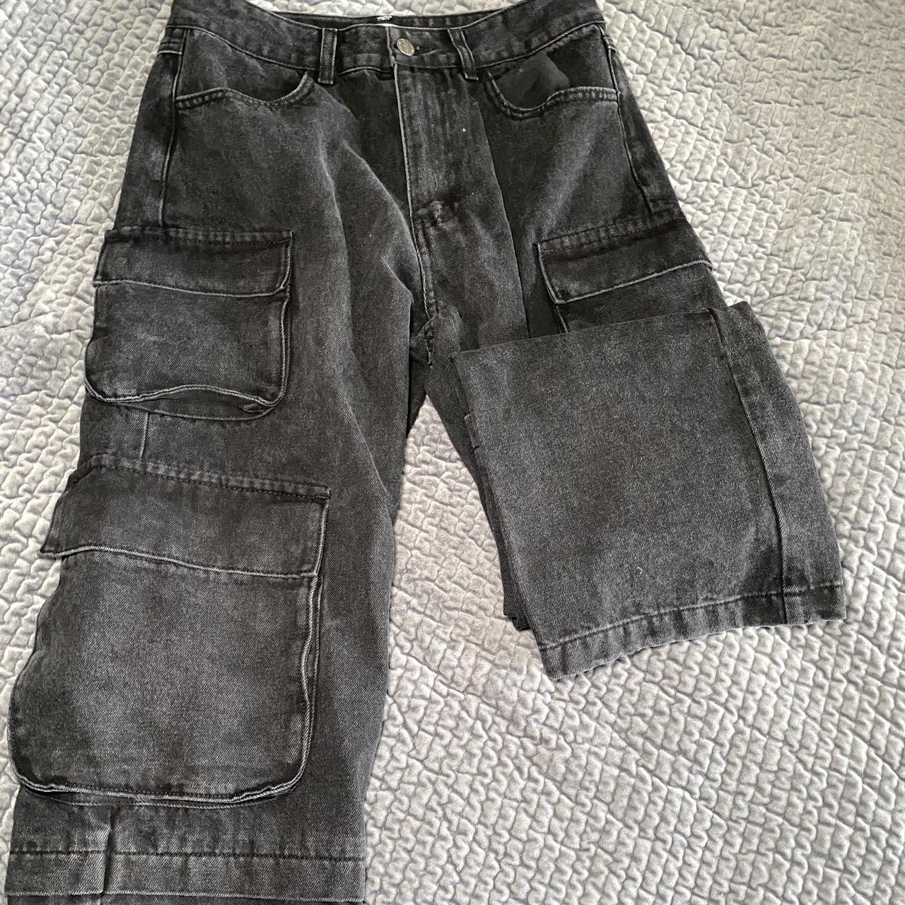 få øje på renæssance sympatisk Black cargo jeans from Forever 21! Only worn ONCE! - Depop