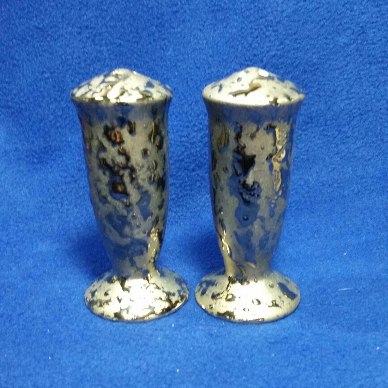 Weeping Gold Salt and Pepper Shaker Set. 1940's Depop