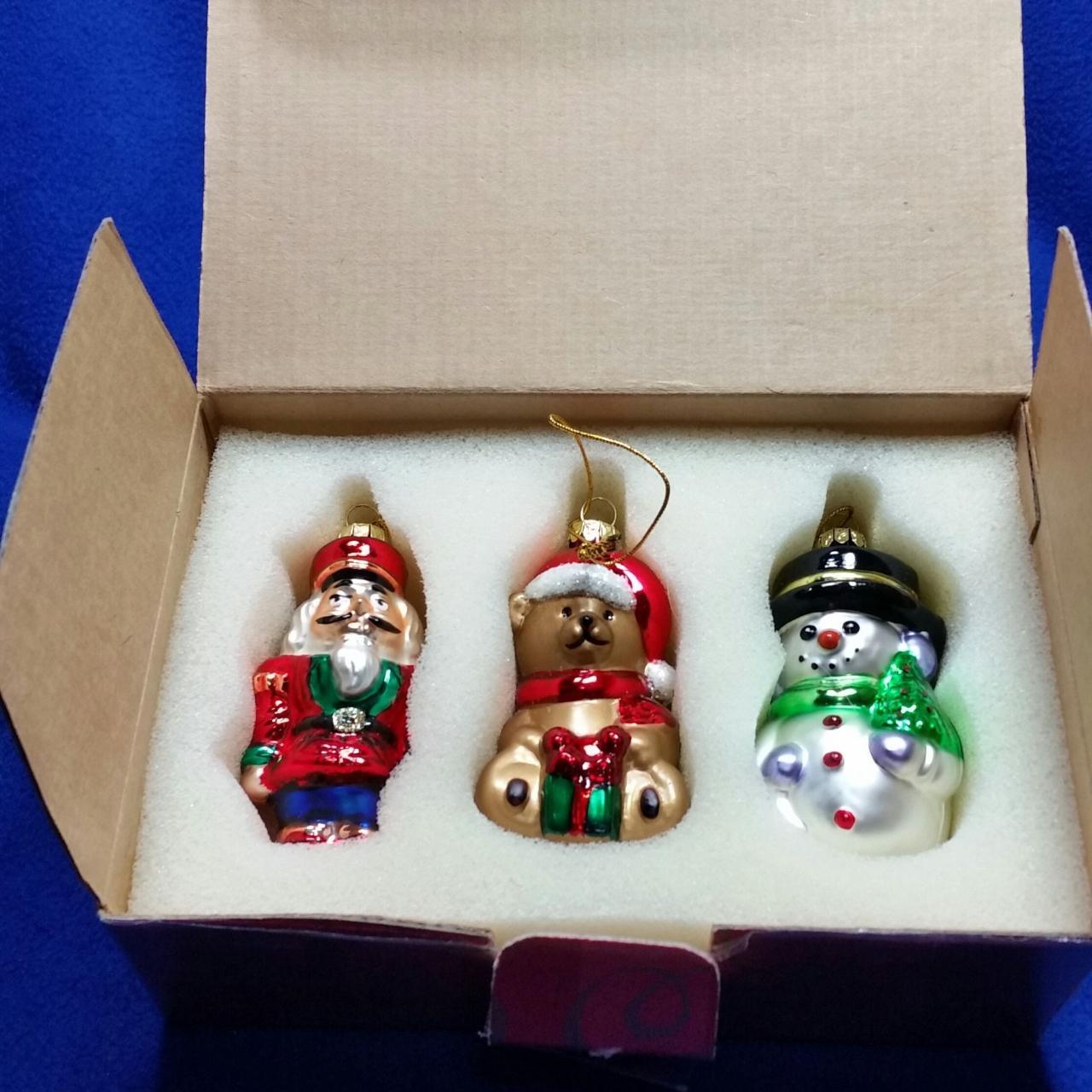 Vintage Avon Traditional Glass Christmas Ornaments.... - Depop