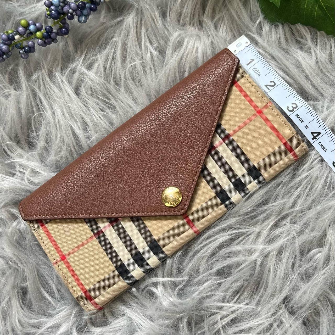 Burberry wallet best sale women sale