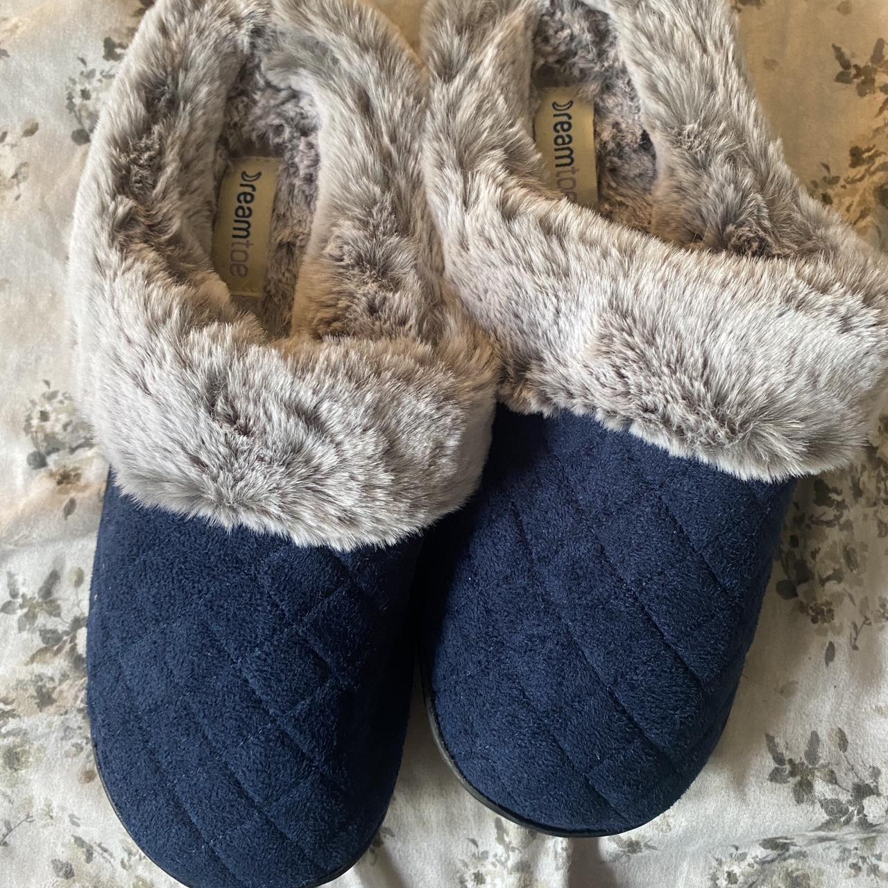 New never used slippers. Super furry and cozy. Size Depop