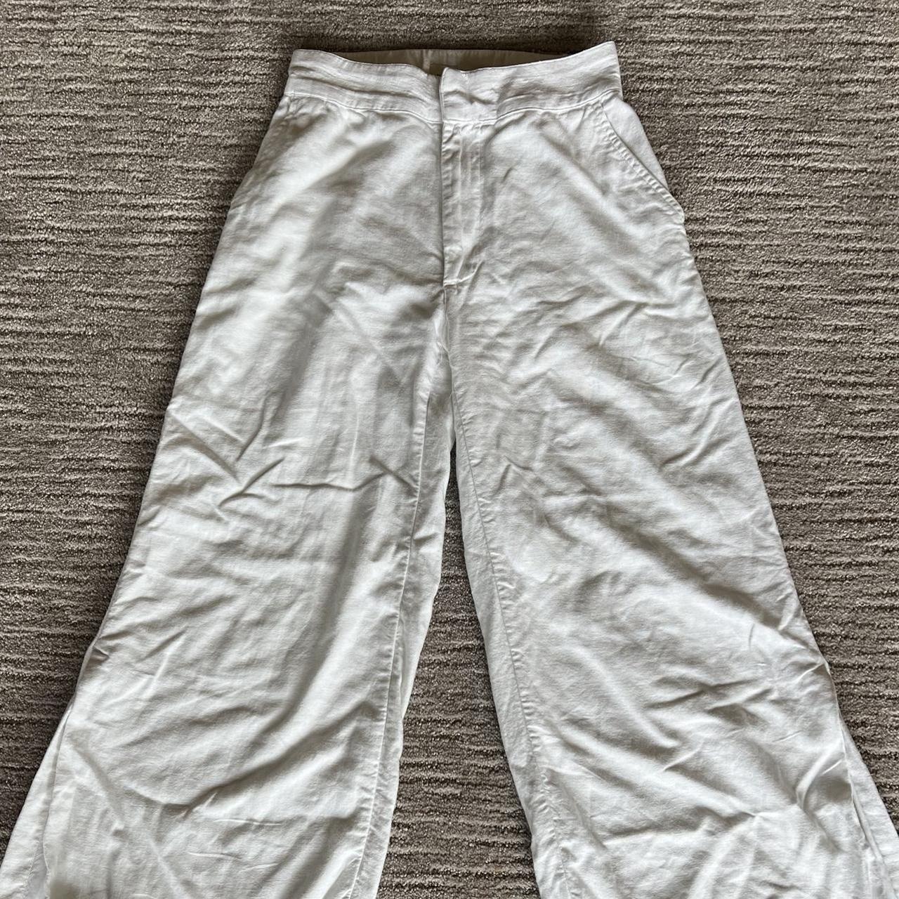 Abercrombie & Fitch Women's White Trousers | Depop