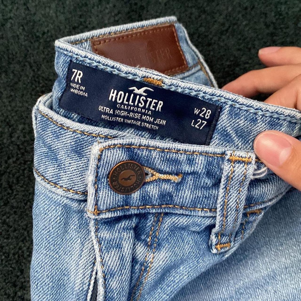 Hollister Mom Jeans 🌊🐚🌴 These jeans have been warn - Depop