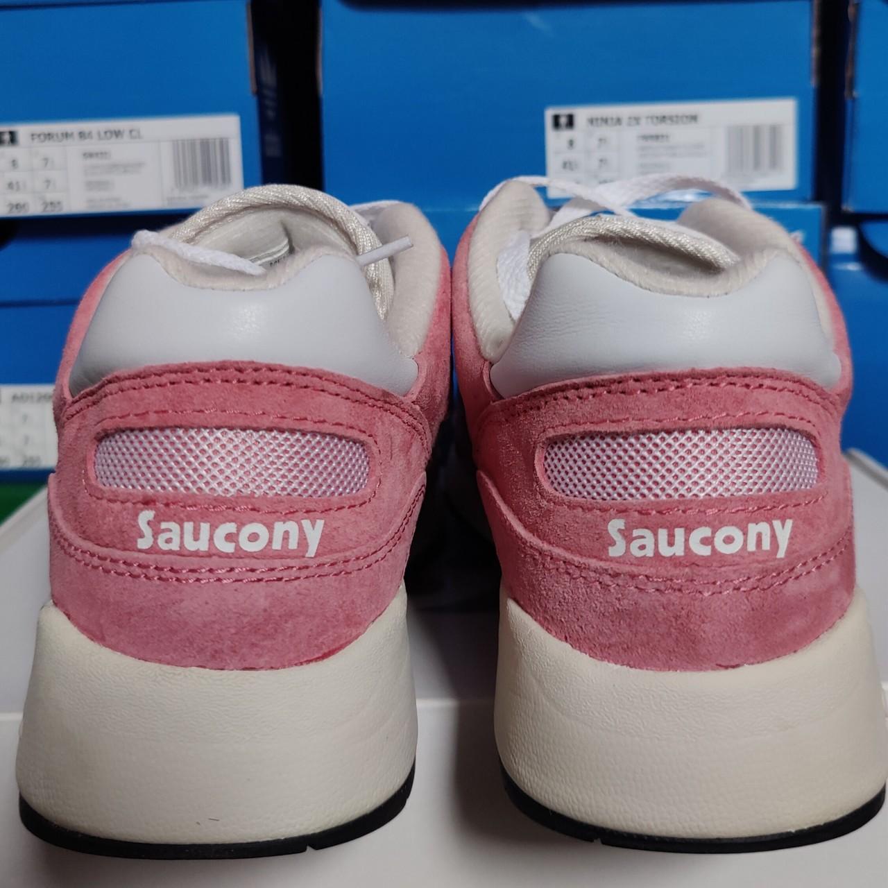pink saucony trainers