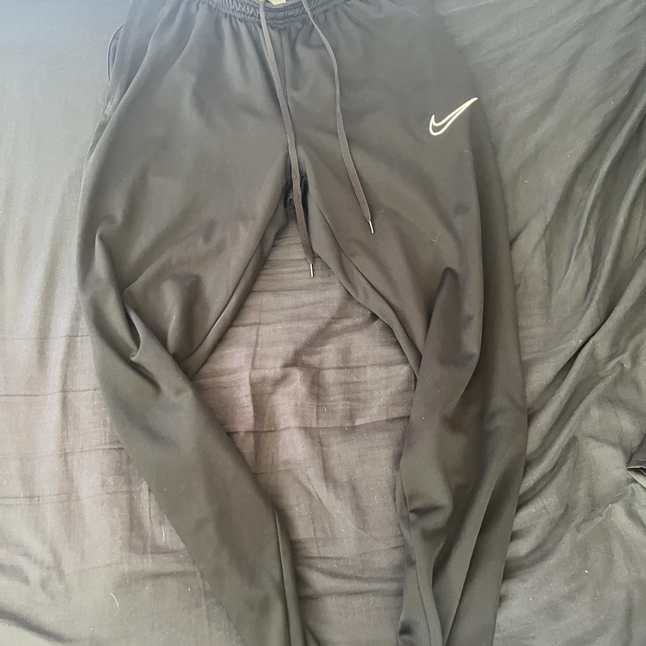 dri fit black nike joggers