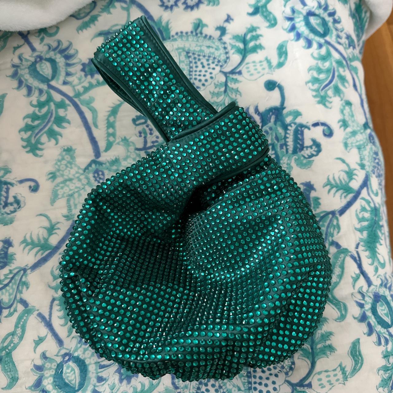 J.Crew green sequins bag💚 BRAND NEW, NEVER USED so... Depop