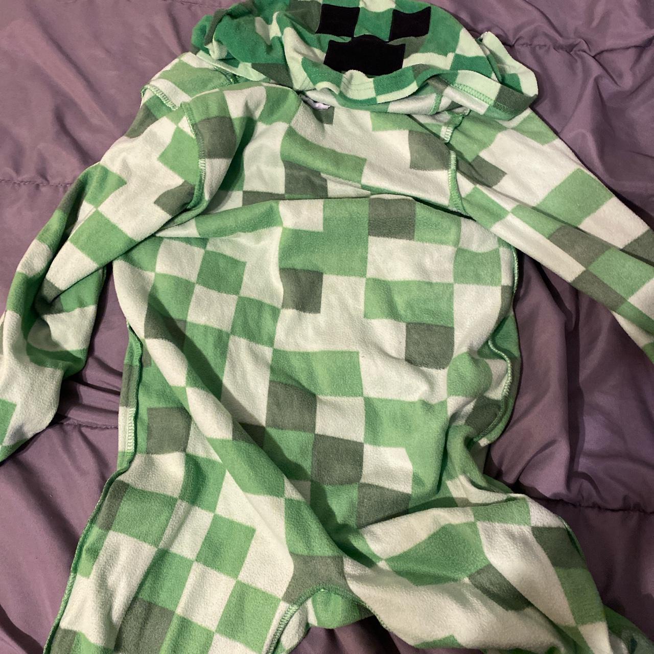 Minecraft onesie mens xs Tryna get rid of it