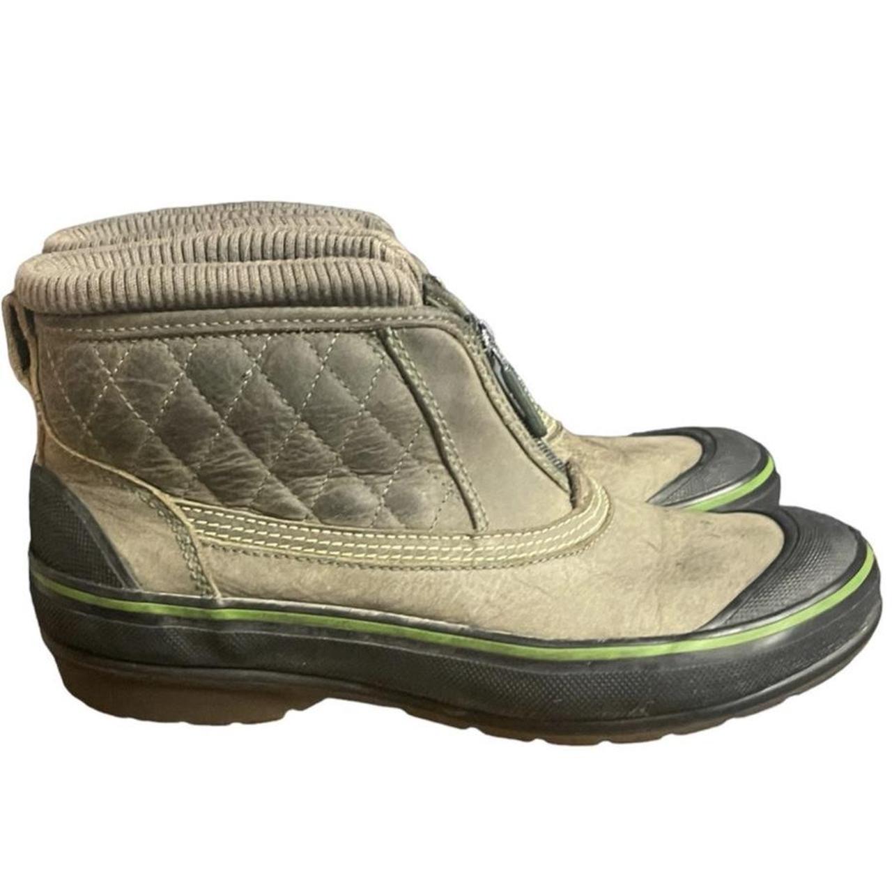 Clarks women's muckers hike snow boot best sale