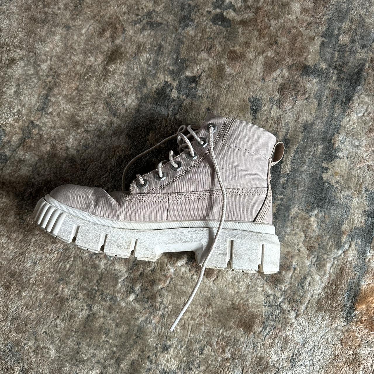 Grey and clearance white timberlands women's