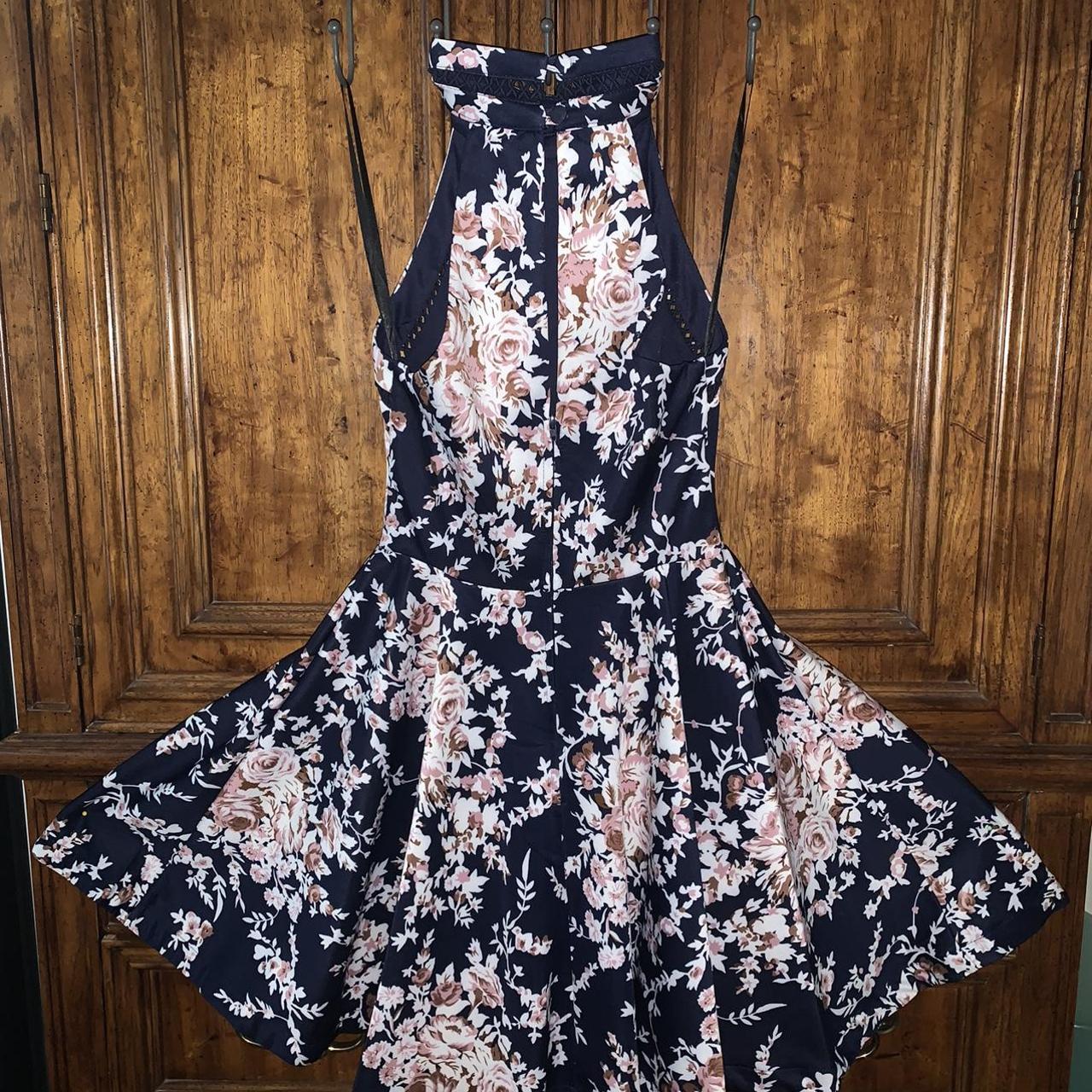 Flowery dress, size 4XL. Never worn! No stretch! - Depop