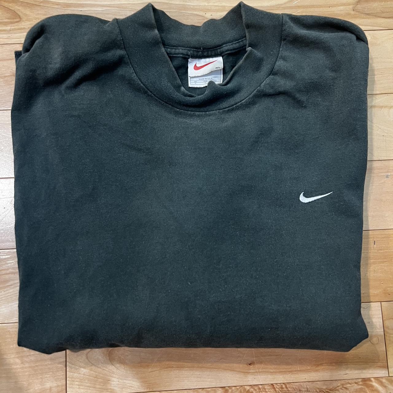 Nike Men's Green Tshirt Depop