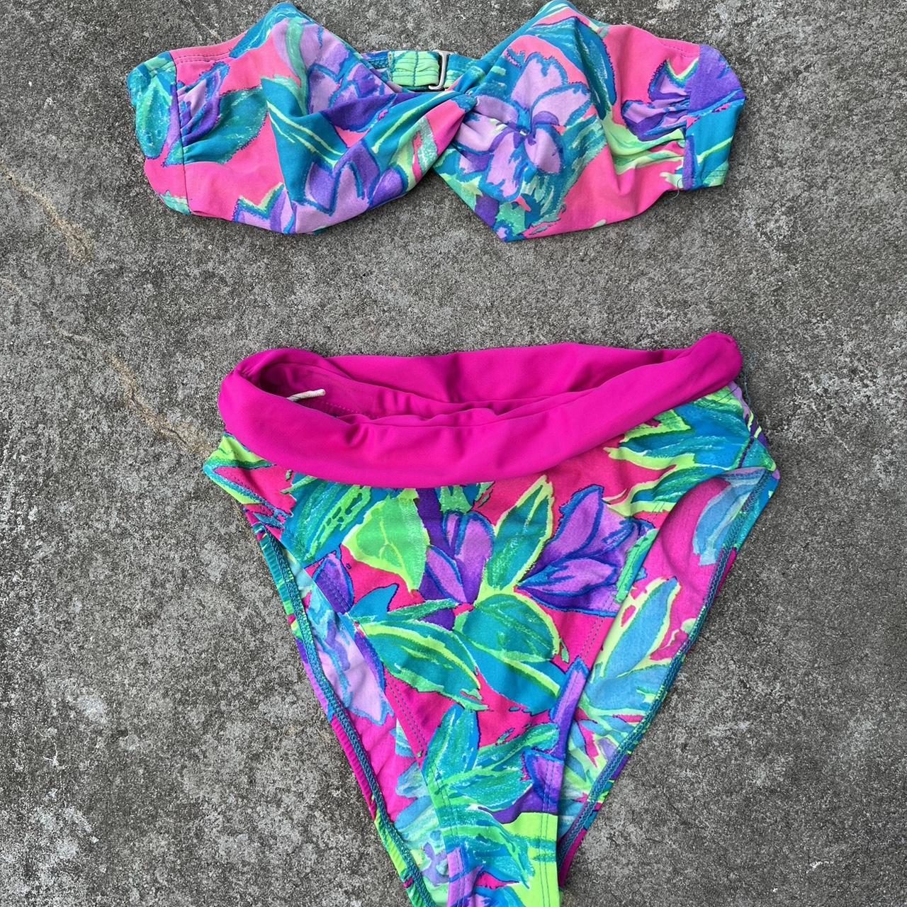 Women's Bikinis-and-tankini-sets | Depop