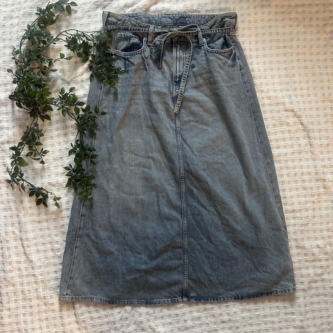 item listed by livsclothes286