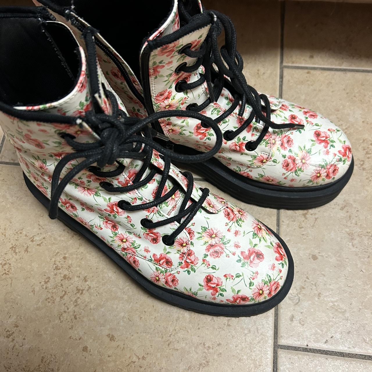 Floral boots forever 21 best sale