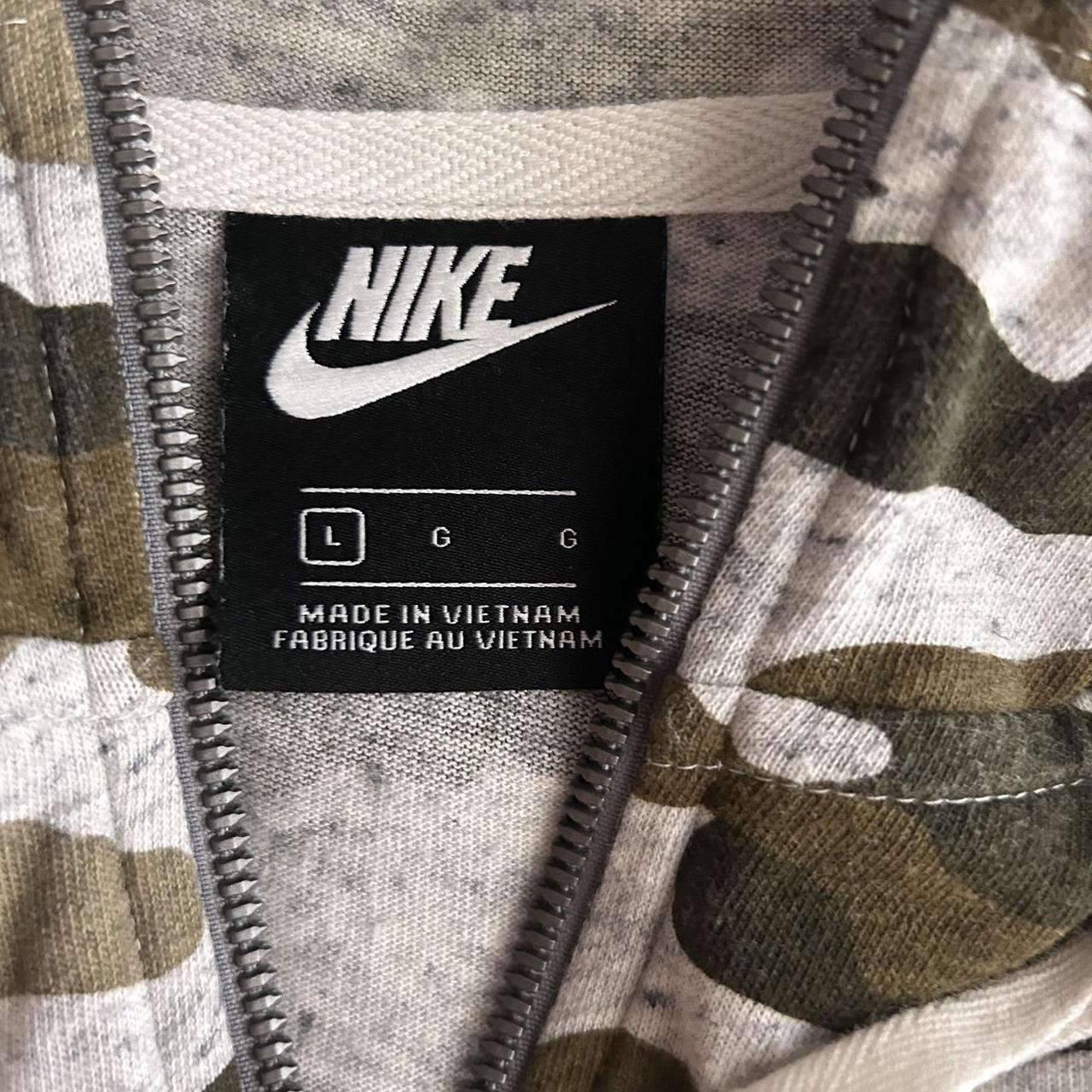 nike camouflage print zipped hoodie