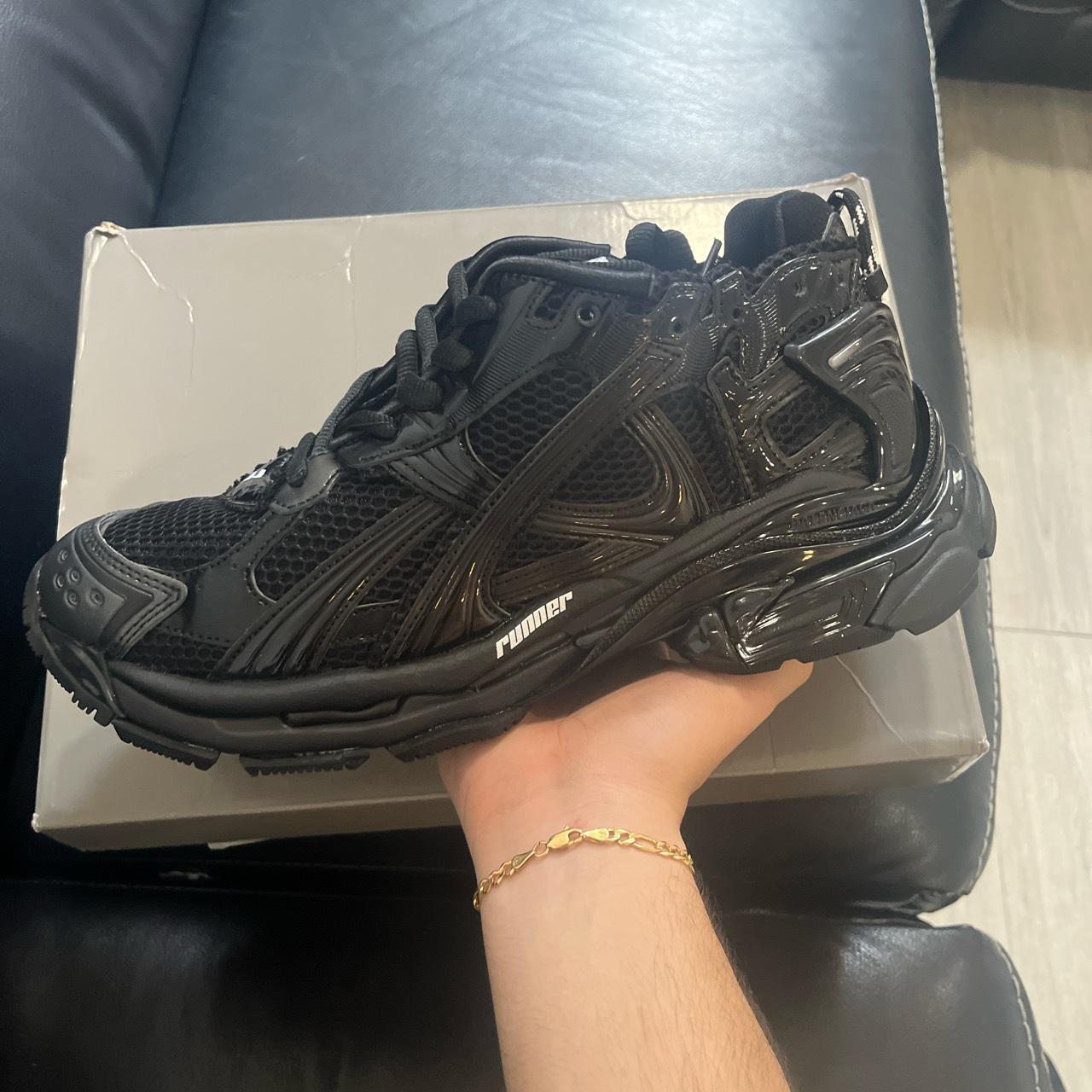 balenciaga race runner triple black