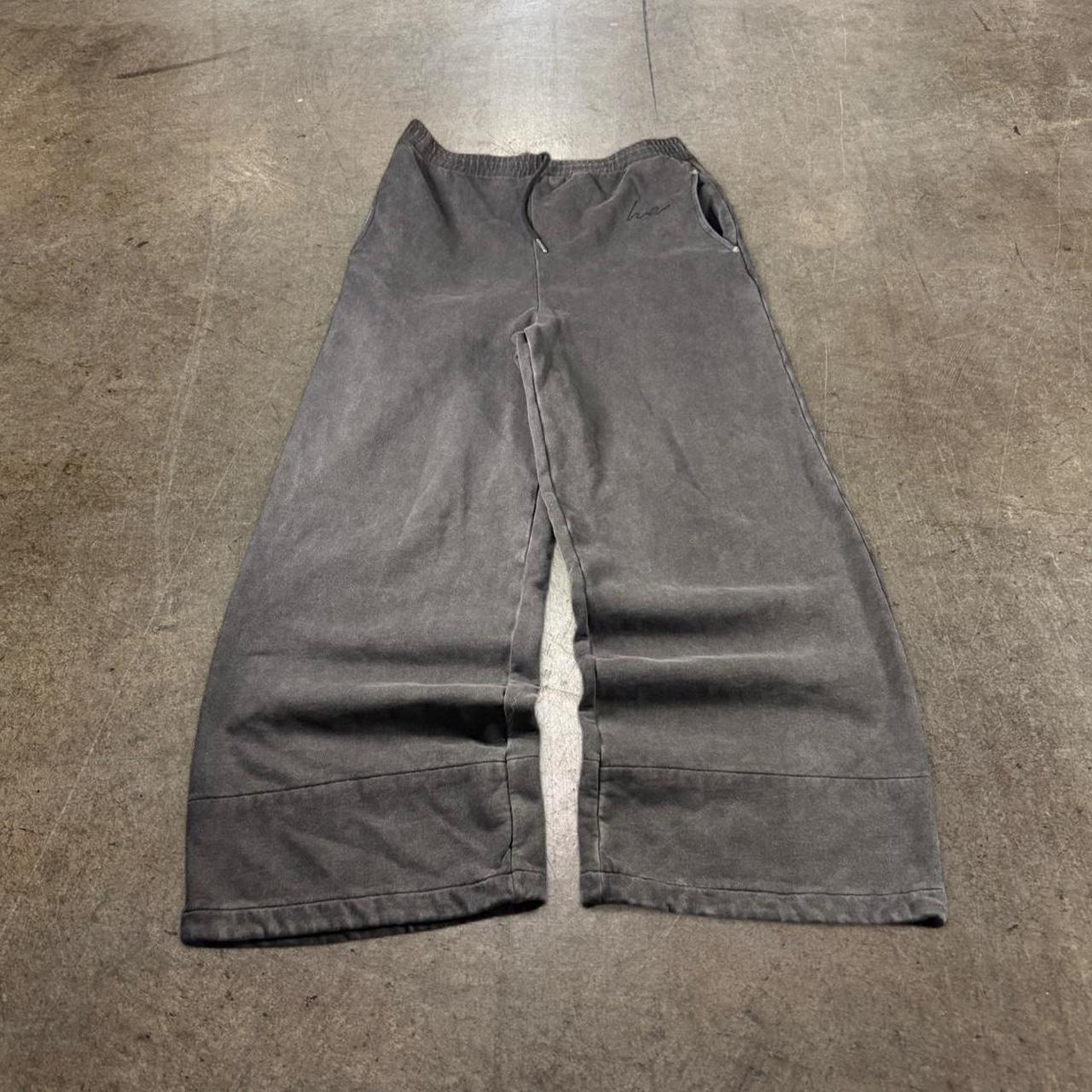 Karhu men's black and grey trousers
