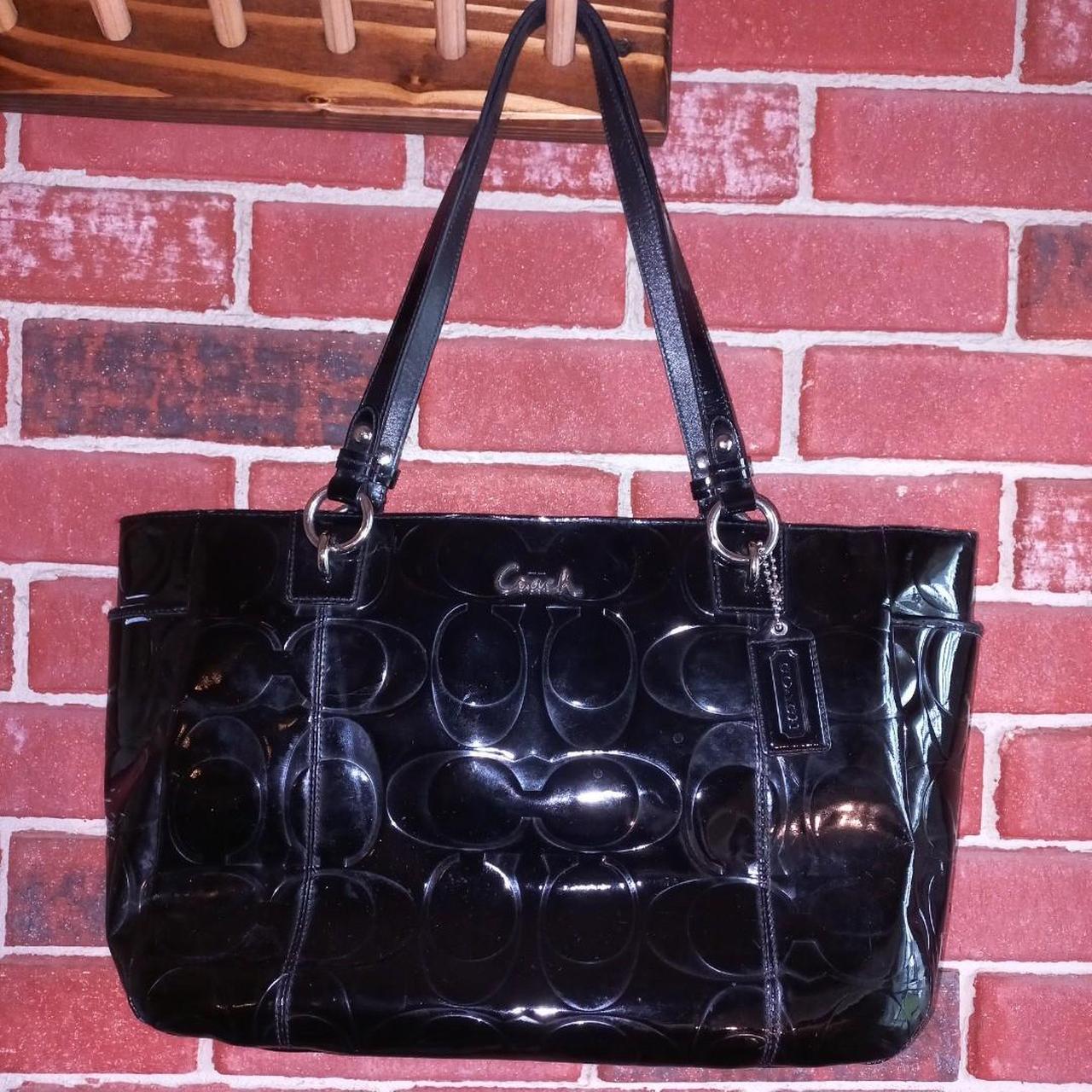 Shiny Black Coach Purse: The Perfect Blend of Style and Functionality