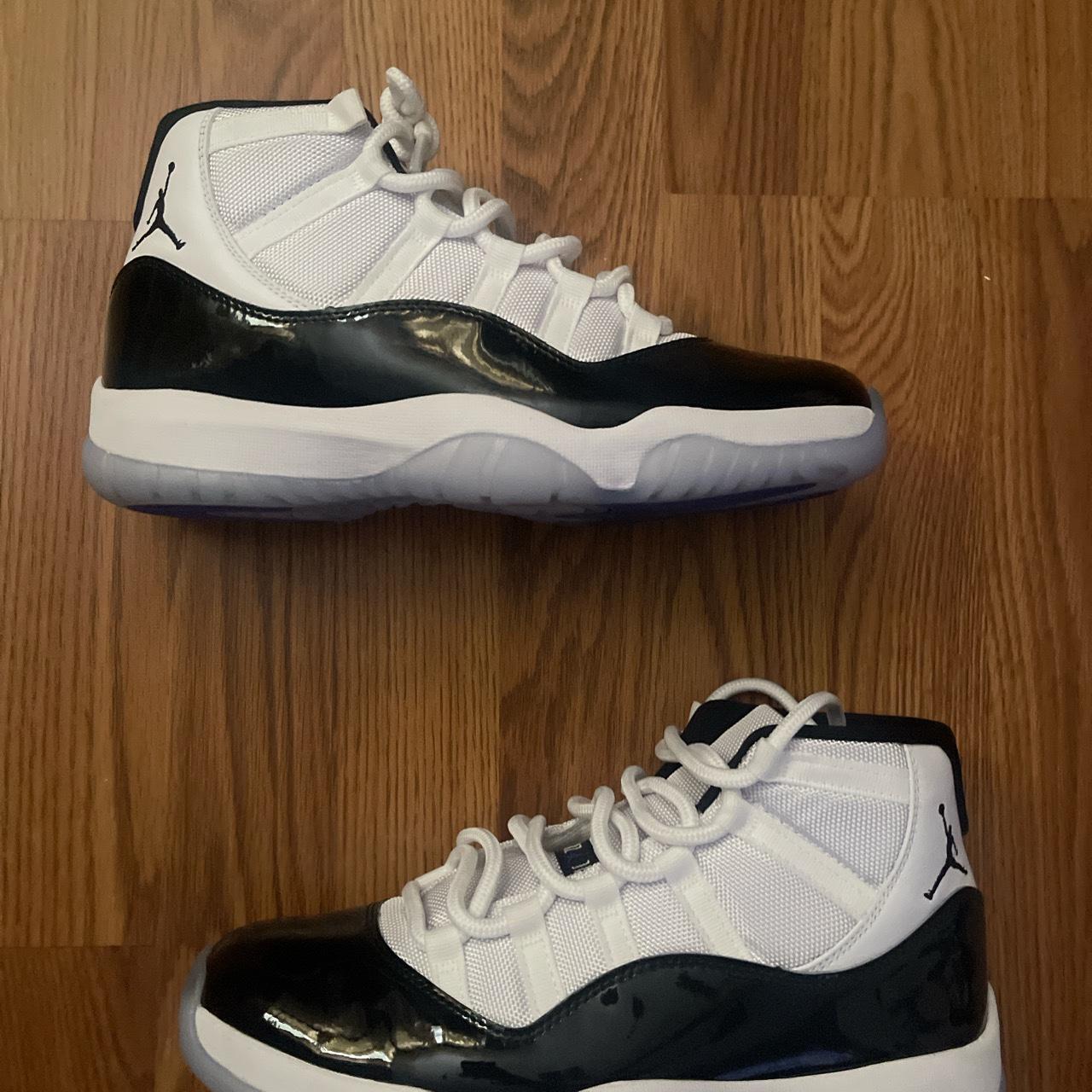 Jordan 11 concords Used Throw offers Ny pick ups - Depop