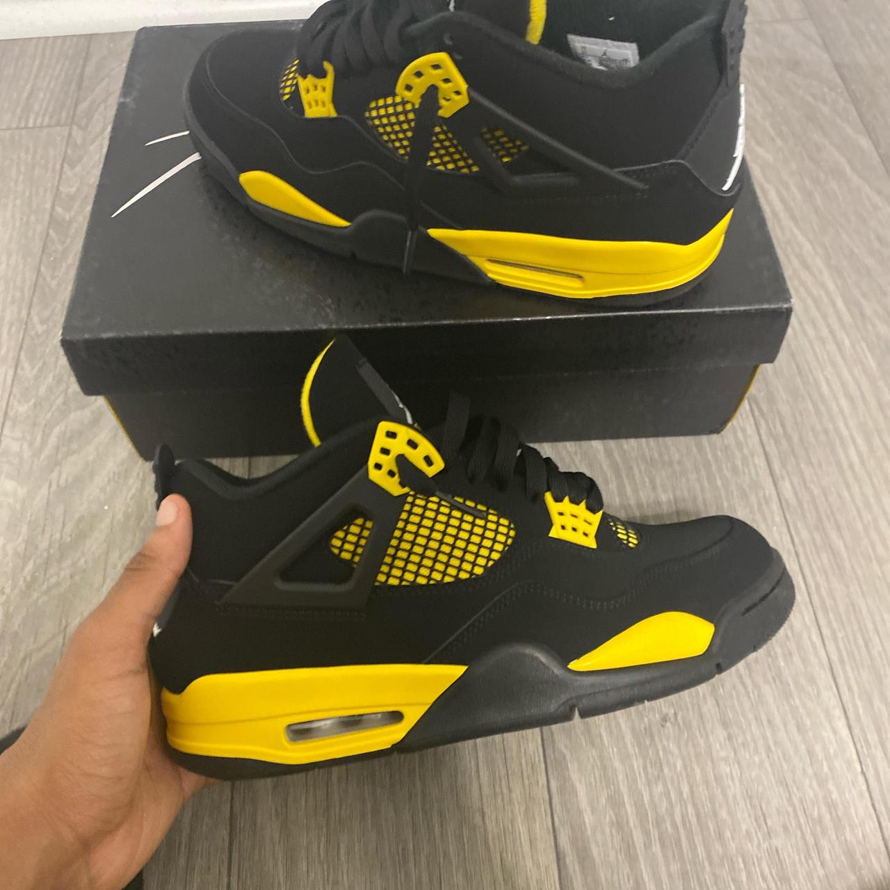 Thunder 4s Worn twice Comes with box and everything - Depop