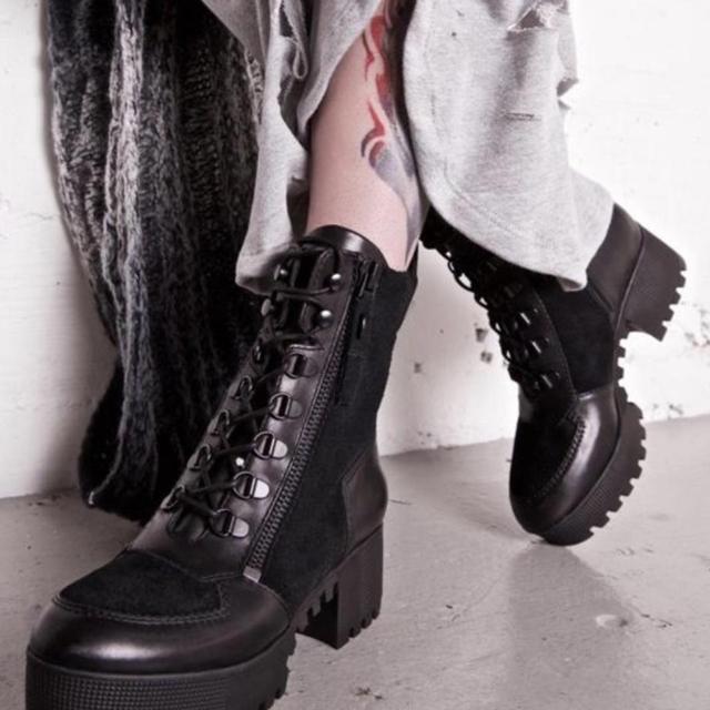 Kendall and kylie deals prime combat boot