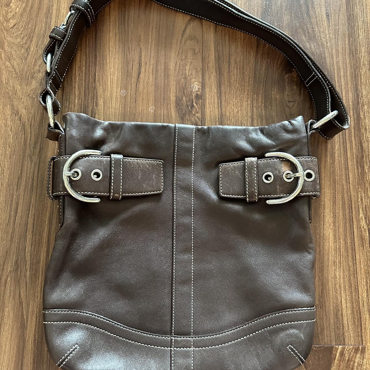 Brown Coach offers leather purse G05s-1452