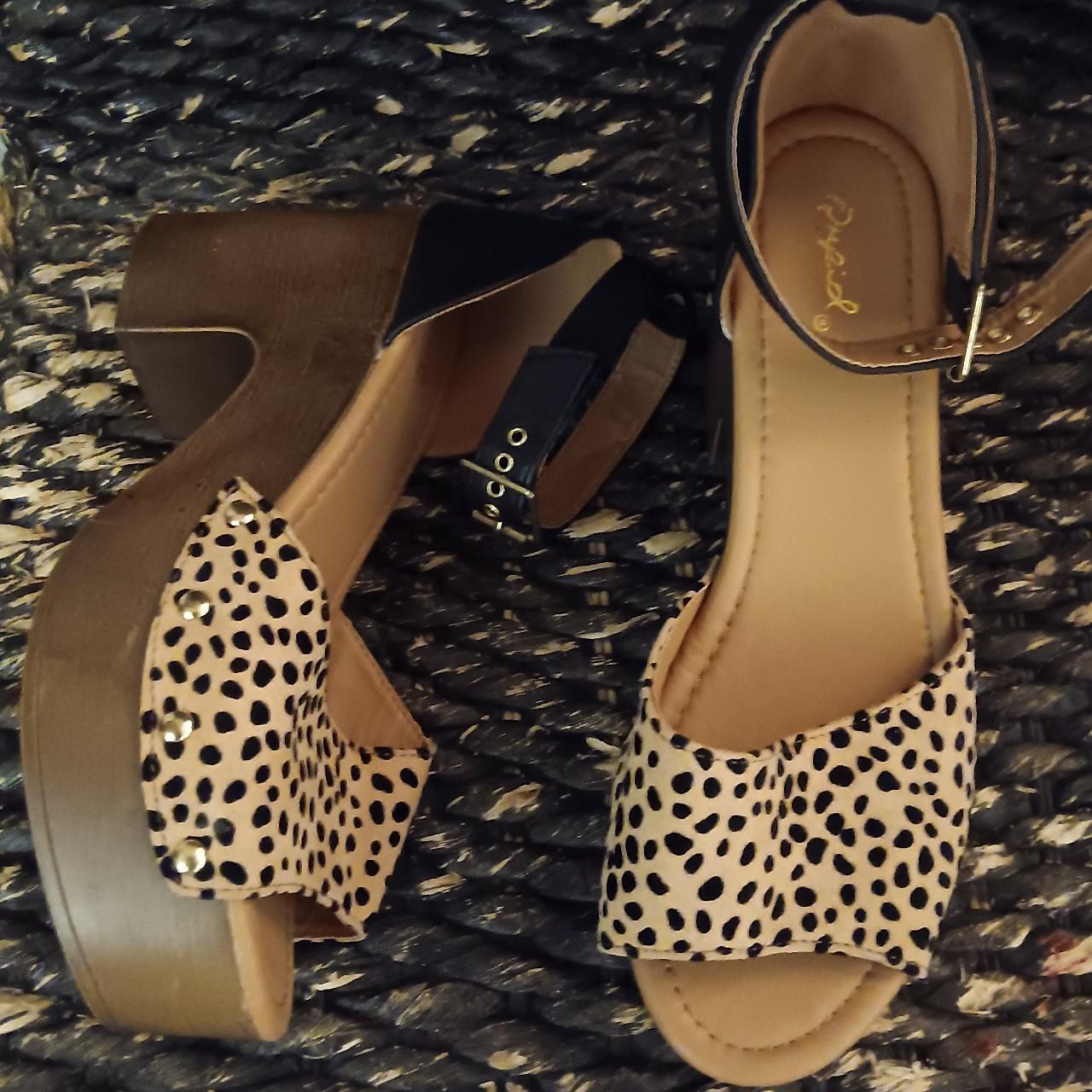 Qupid discount cheetah sandals