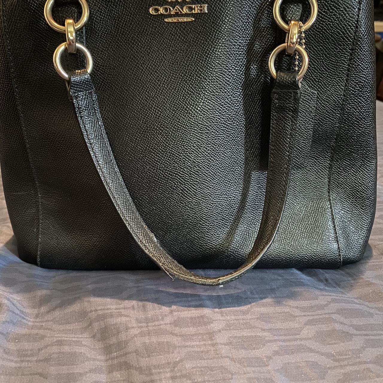 Coach SIGNATURE 2023 Cruise Lori shoulder bag in signature canvas (C4825)