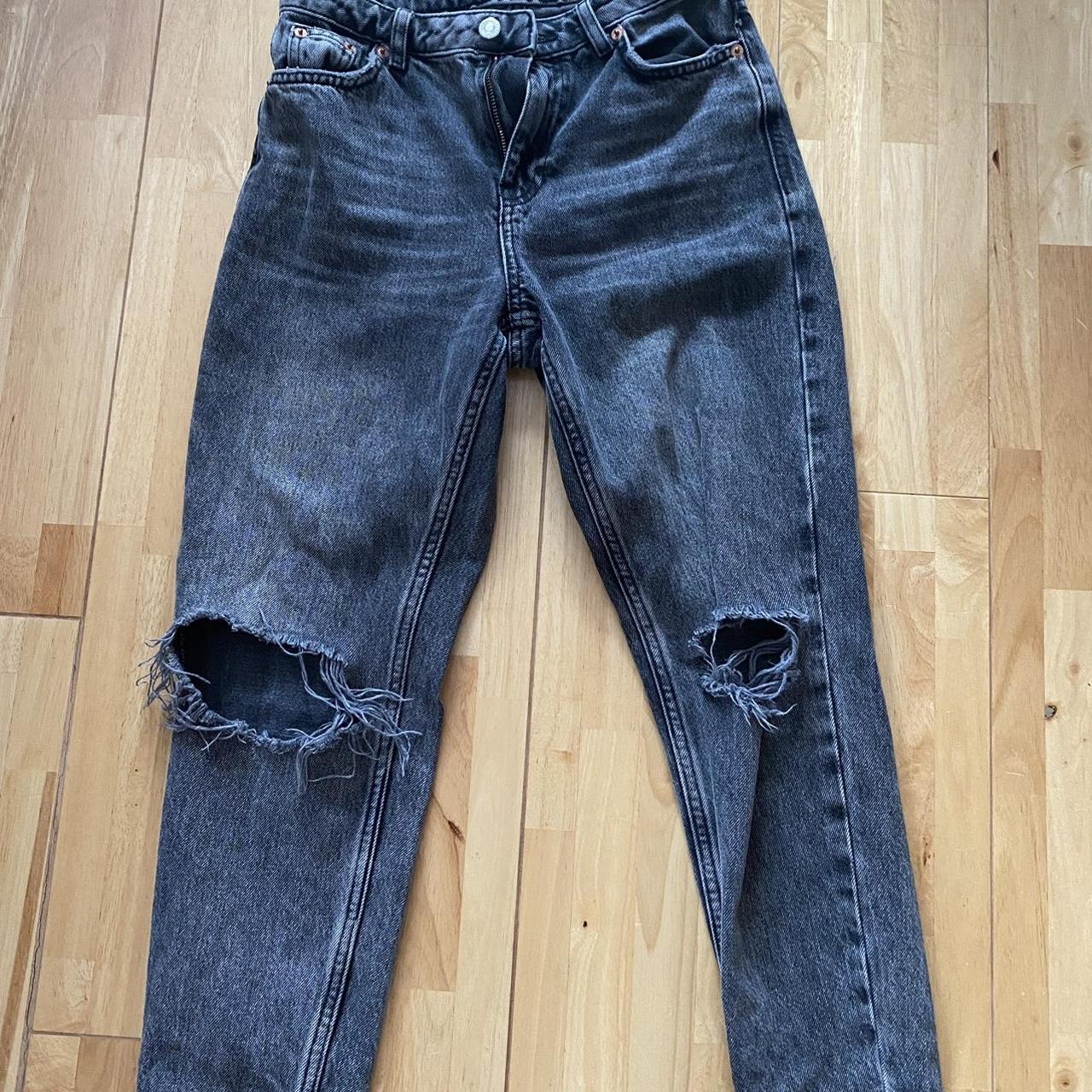 black mom jeans petite W26 L28 worn... Depop