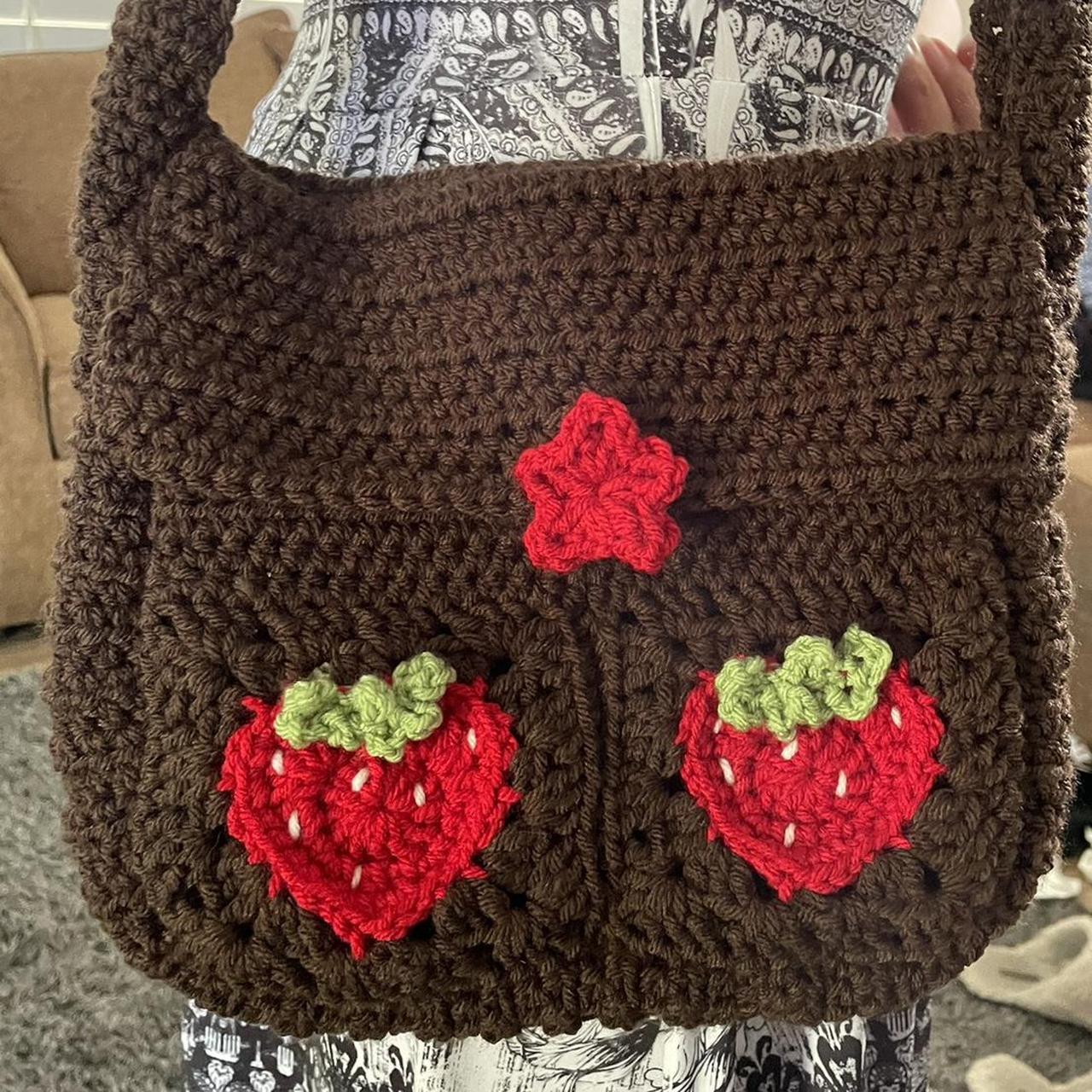 A very strawberry bag – The Green Dragonfly