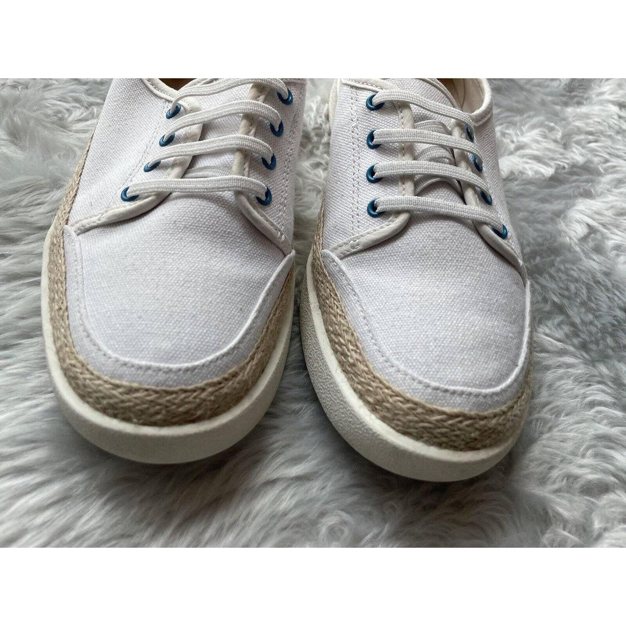 vionic canvas sneakers