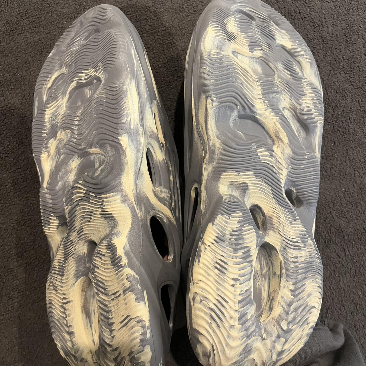 mxt moon grey foam runner