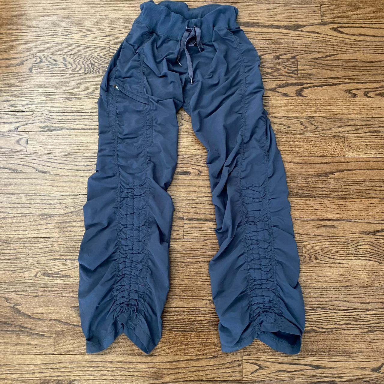 zella ruched baggy pants these look SO CUTE on.... Depop