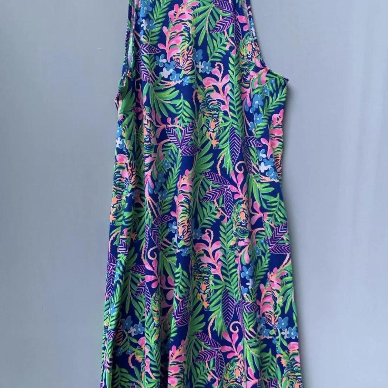 This genuine Lilly Pulitzer dress is bright, fun and... - Depop