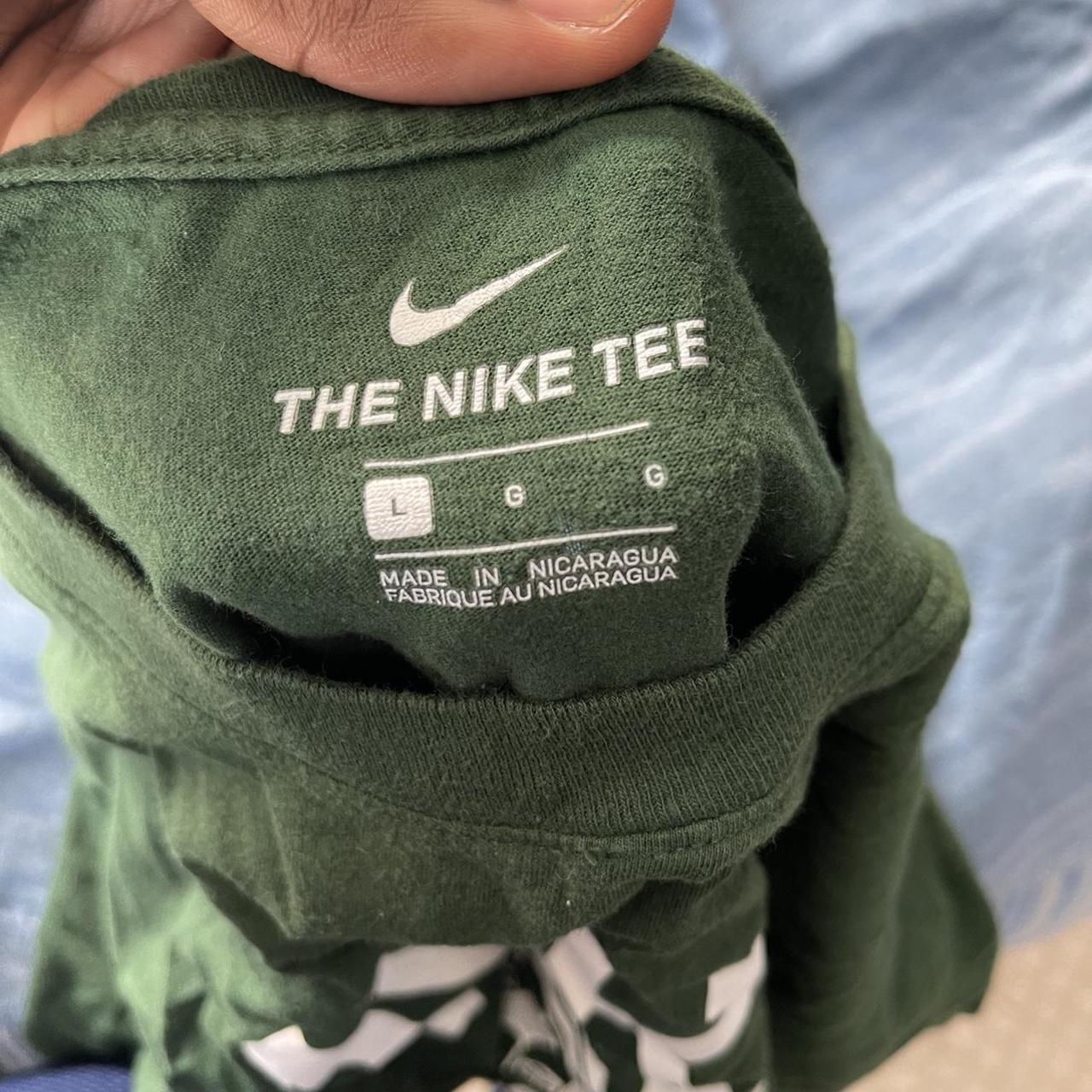 Green Nike T shirt Size L Short arms - Depop