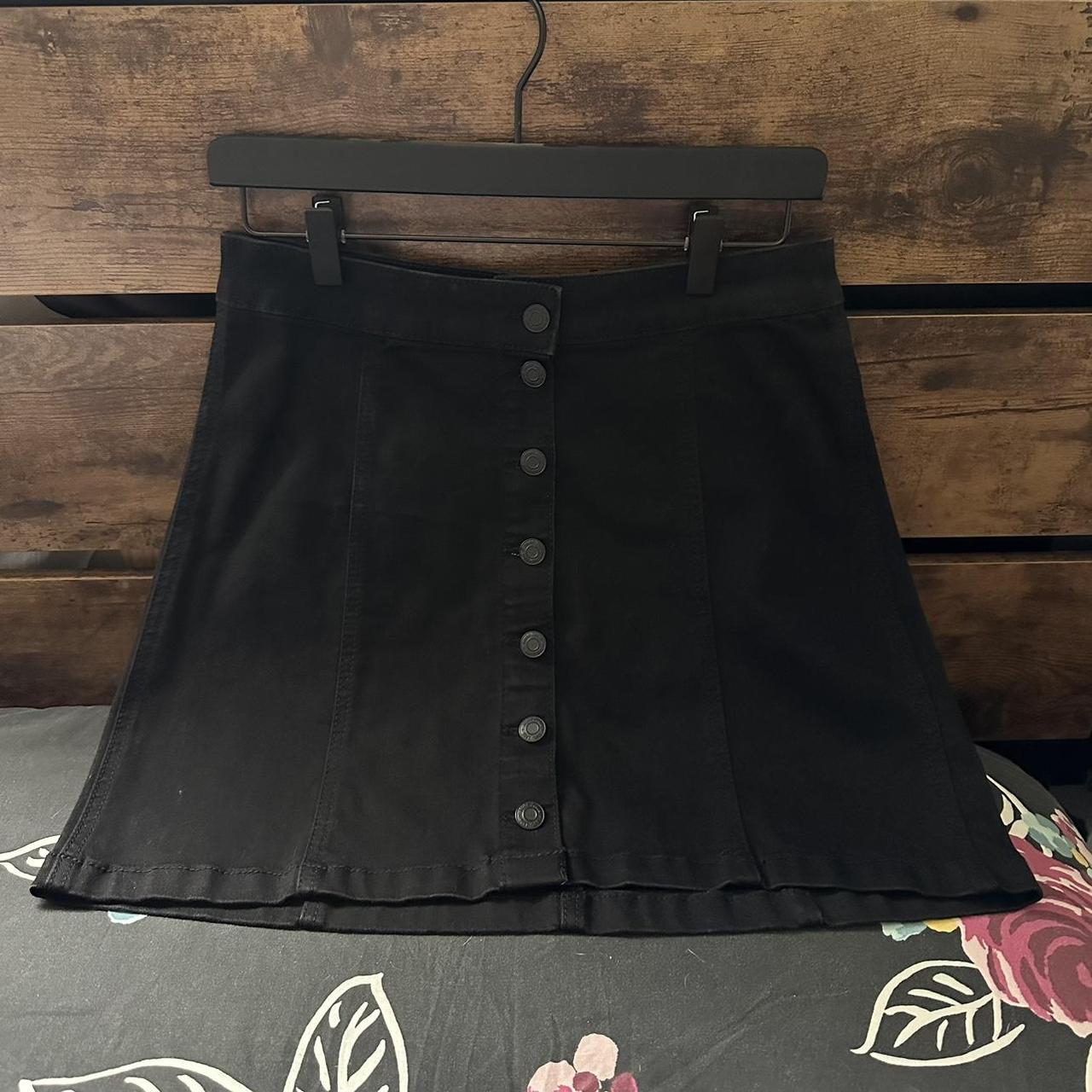 Mudd Black Button Skirt Size 7 #button skirt #skirt - Depop