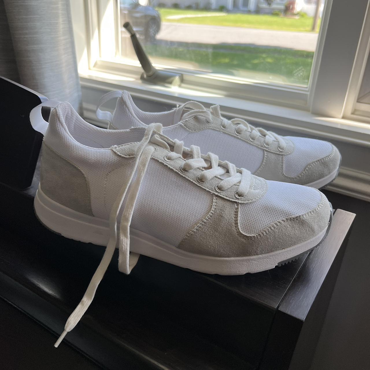 Banana Republic Men's White Trainers Depop