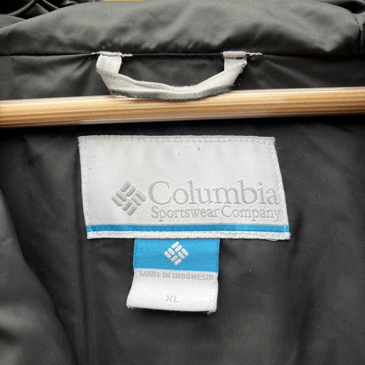 Columbia puffer jacket Men’s XL. Few marks shown in... - Depop