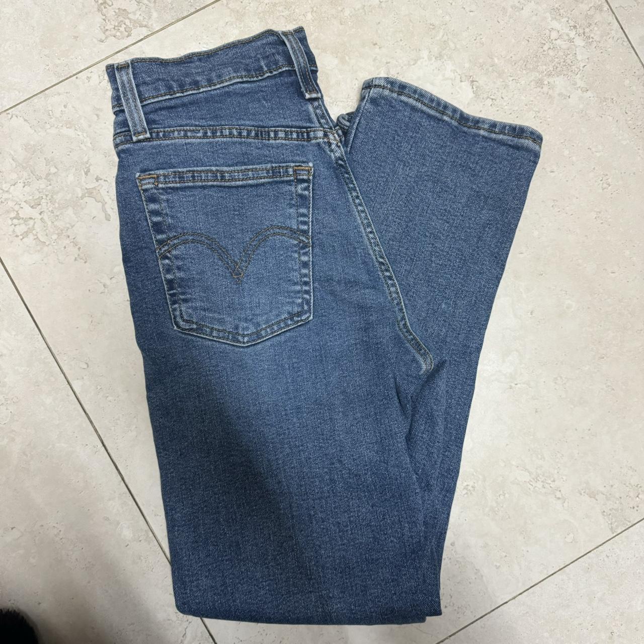 Levis Wedgie straight jeans - Depop